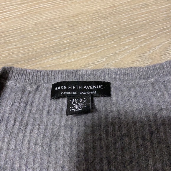 Saks Fifth Cashmere Sweater - Barely Worn - Picture 2 of 3